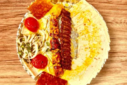 Combination Of Chicken Breast & Ground Beef Kabob ( Koobideh) With Bread